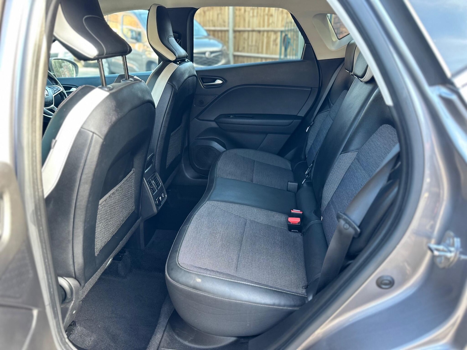 Used Renault Captur 2020 for sale - 76215242: Photo 17