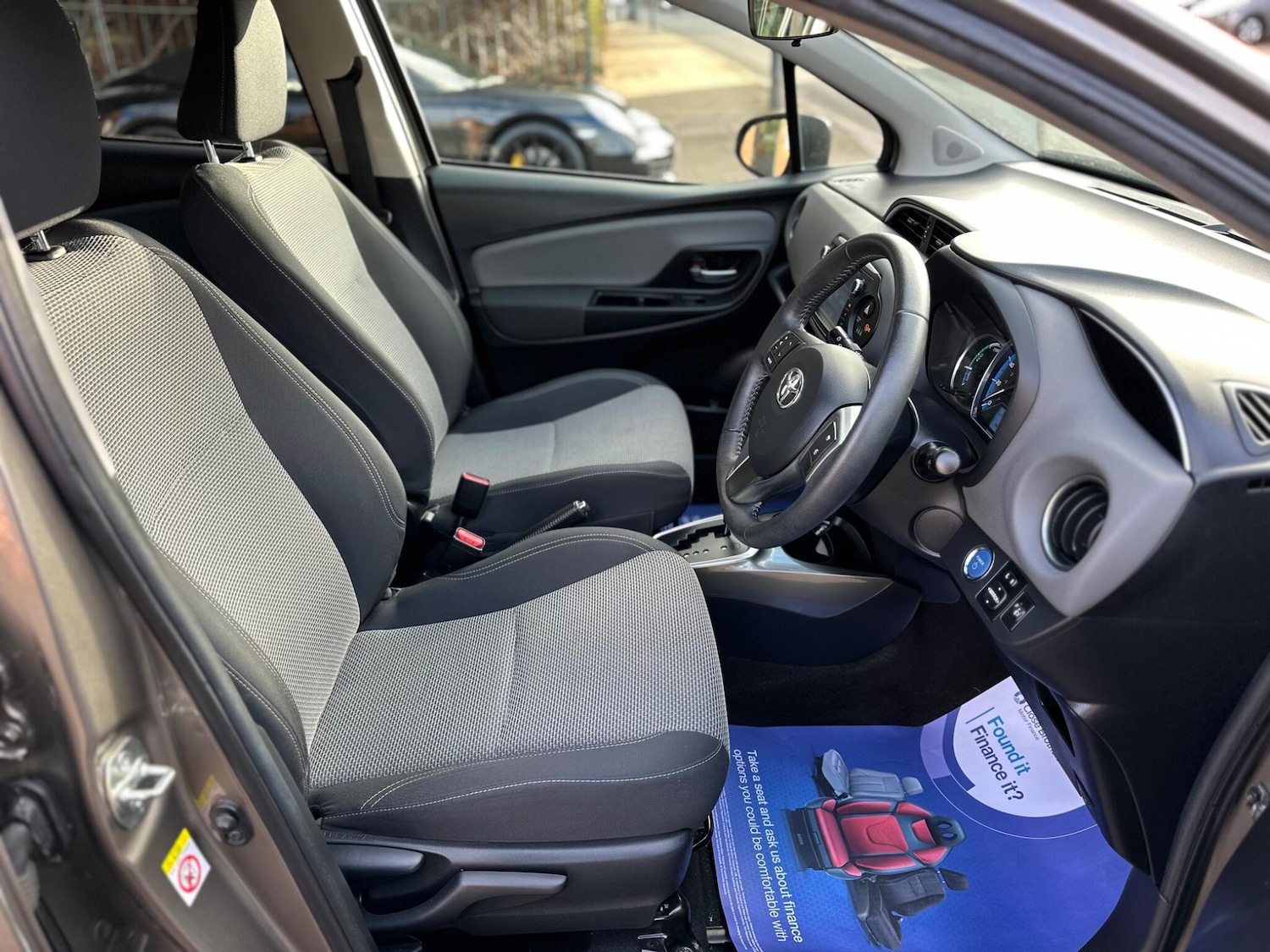 Used Toyota Yaris 2016 for sale - 76926897: Photo 11