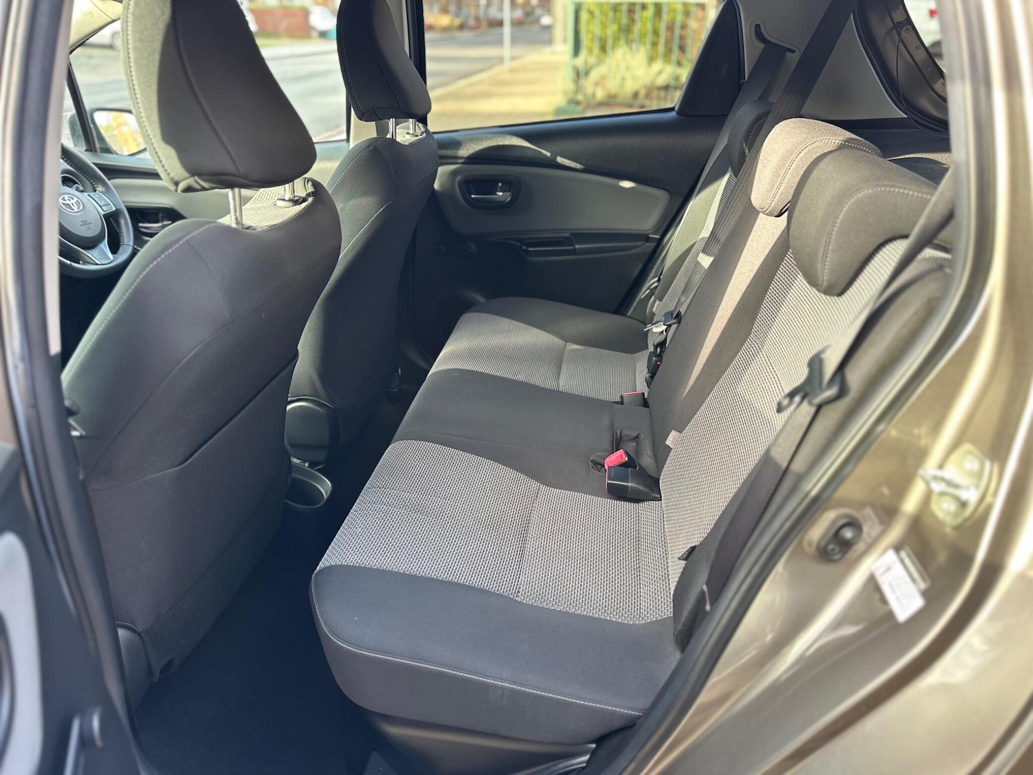 Used Toyota Yaris 2016 for sale - 76926897: Photo 14