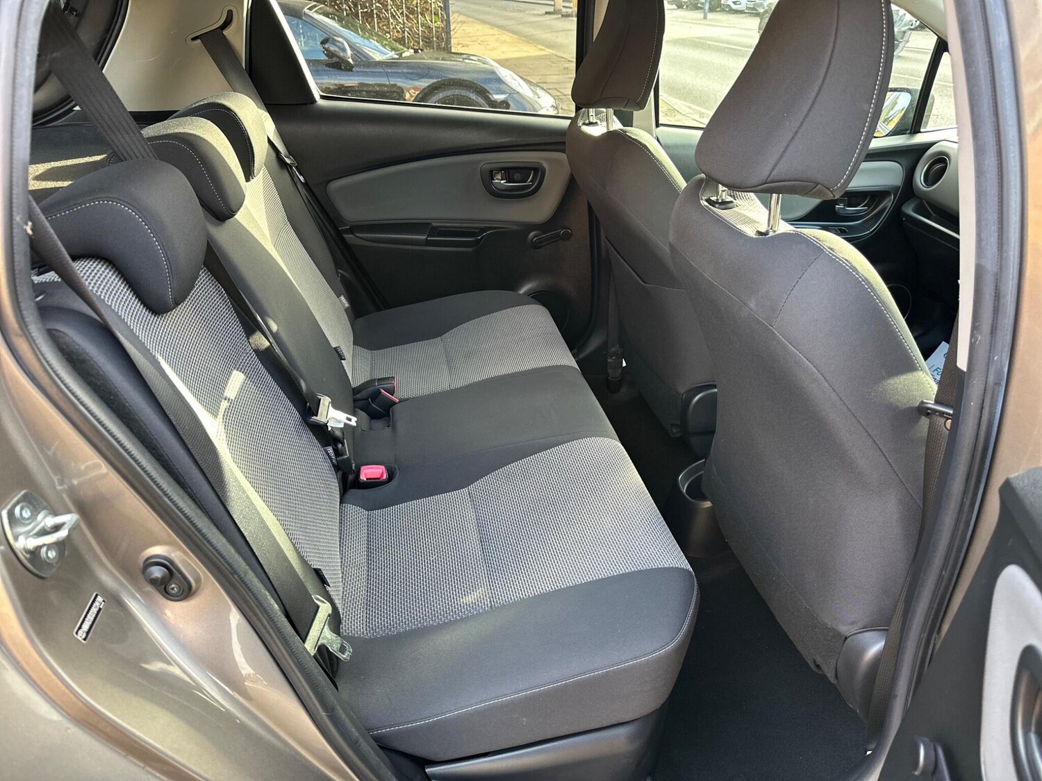 Used Toyota Yaris 2016 for sale - 76926897: Photo 15