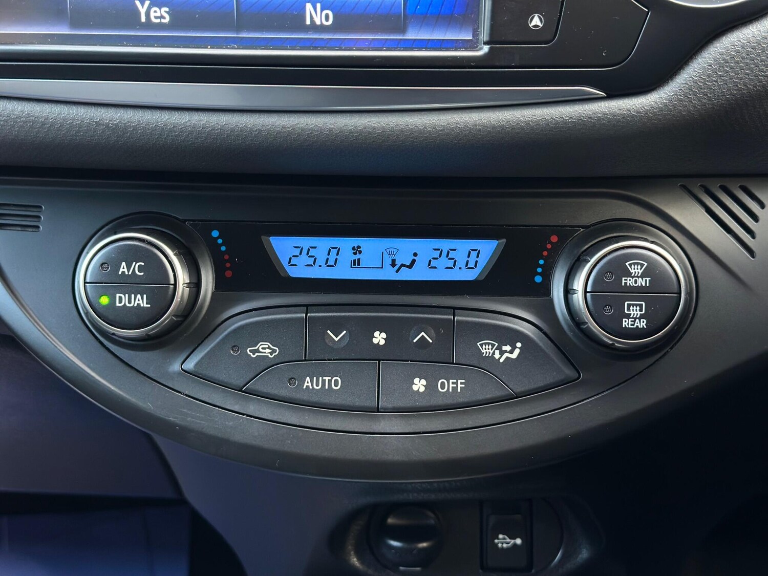 Used Toyota Yaris 2016 for sale - 76926897: Photo 27