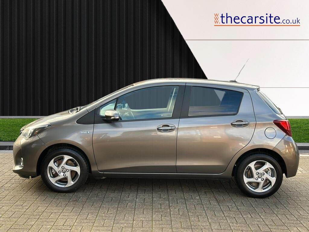 Used Toyota Yaris 2016 for sale - 76926897: Photo 4