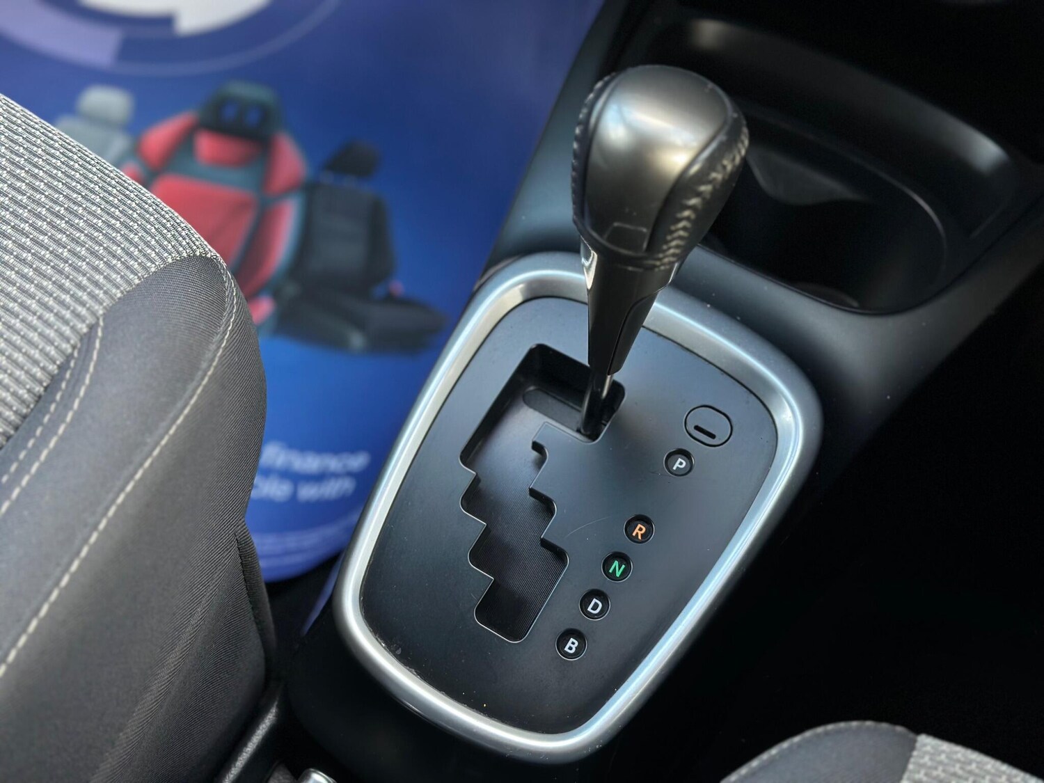 Used Toyota Yaris 2016 for sale - 76926897: Photo 9