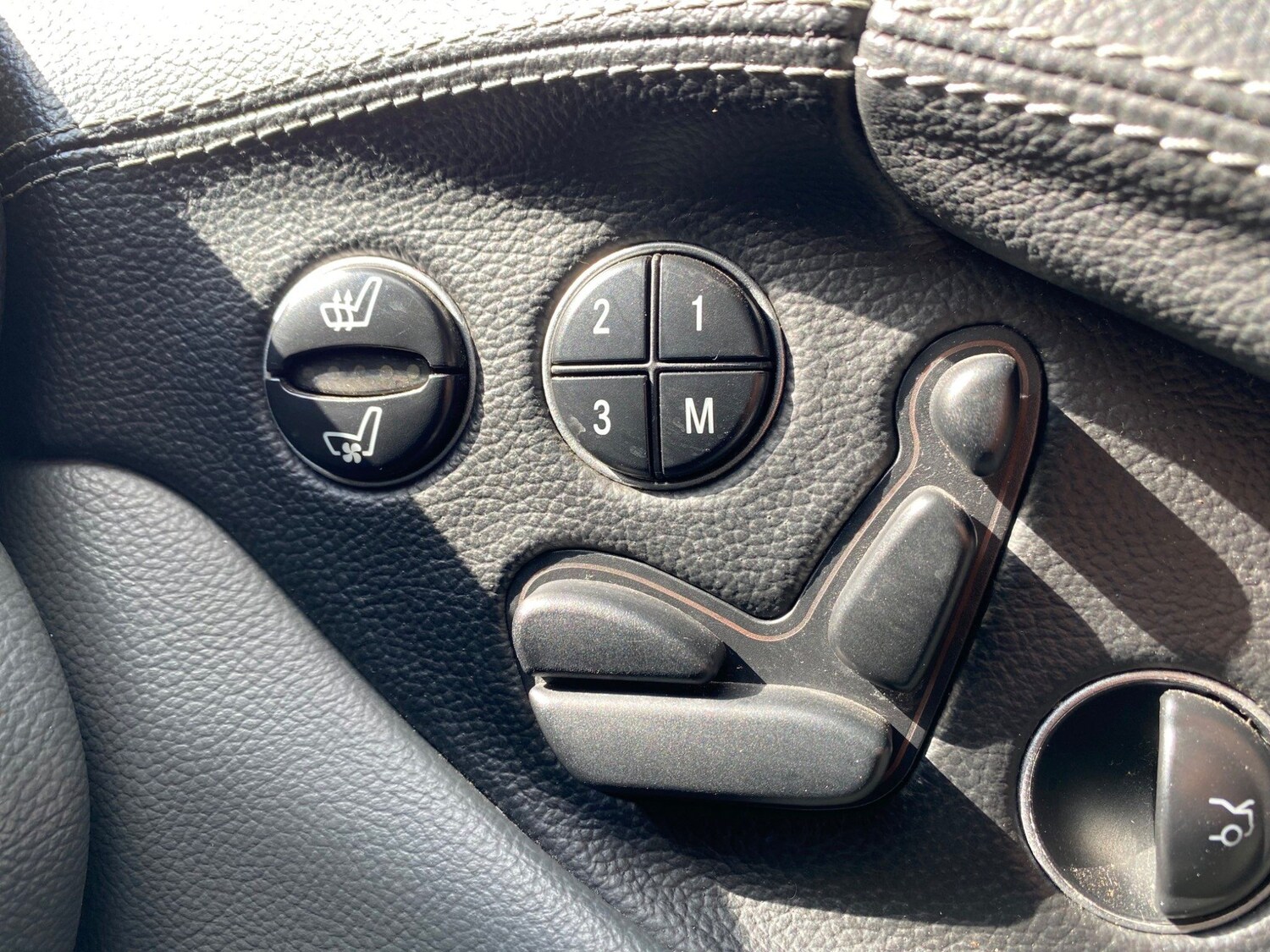 Used Mercedes-Benz SL 2002 for sale - 76238903: Photo 23