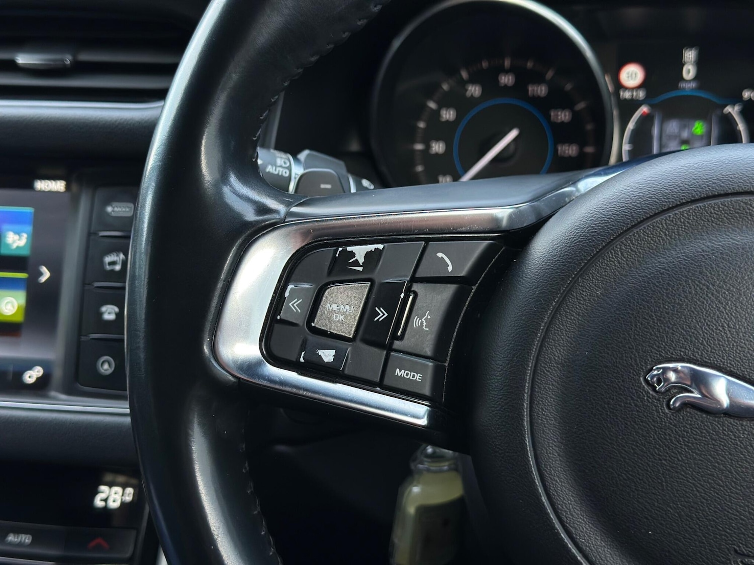 Used Jaguar XF 2016 for sale - 76935898: Photo 17