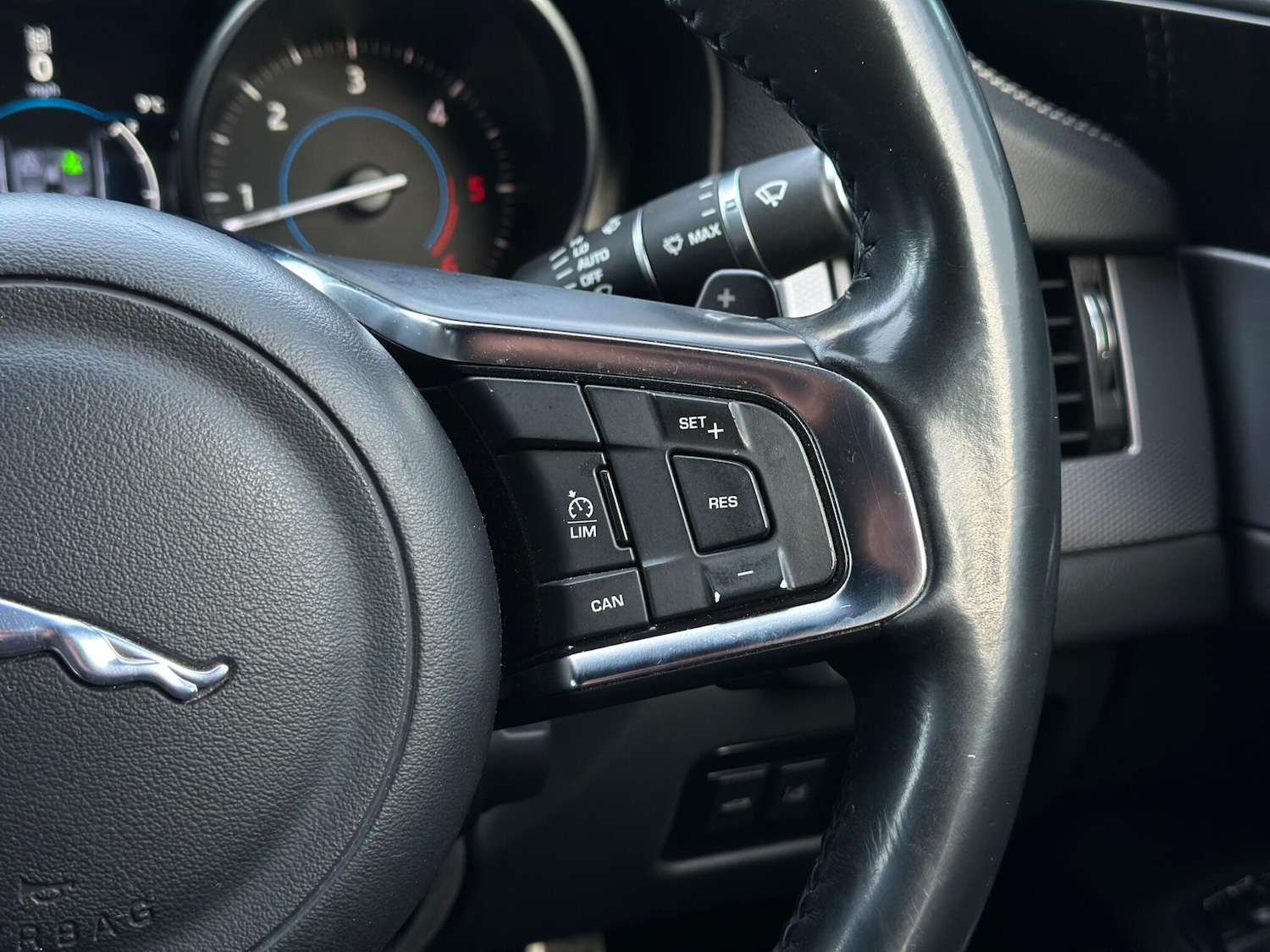 Used Jaguar XF 2016 for sale - 76935898: Photo 18