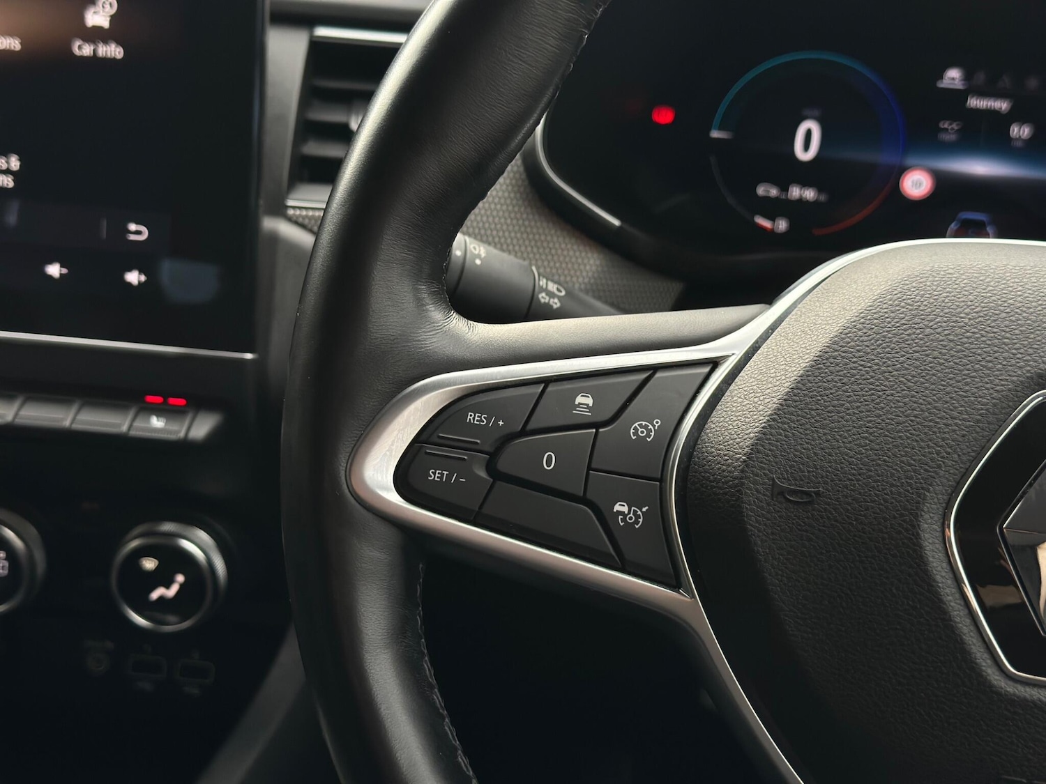 Used Renault Arkana 2022 for sale - 76990983: Photo 24