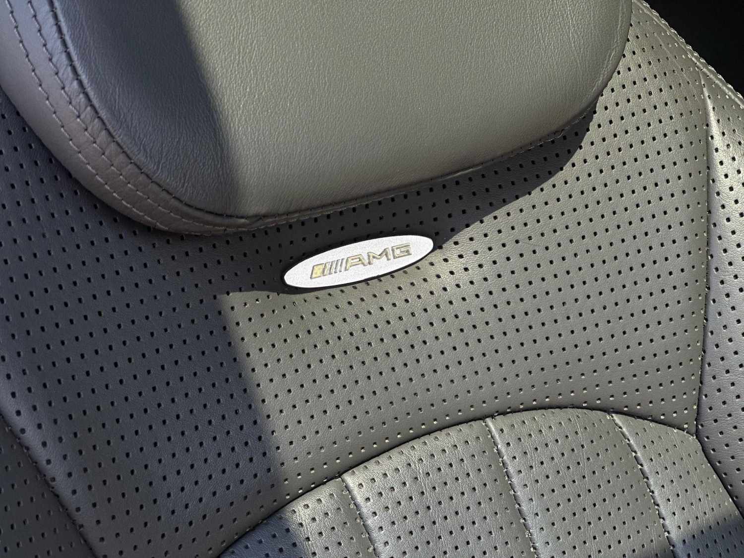 Used Mercedes-Benz SL 2005 for sale - 76239451: Photo 35