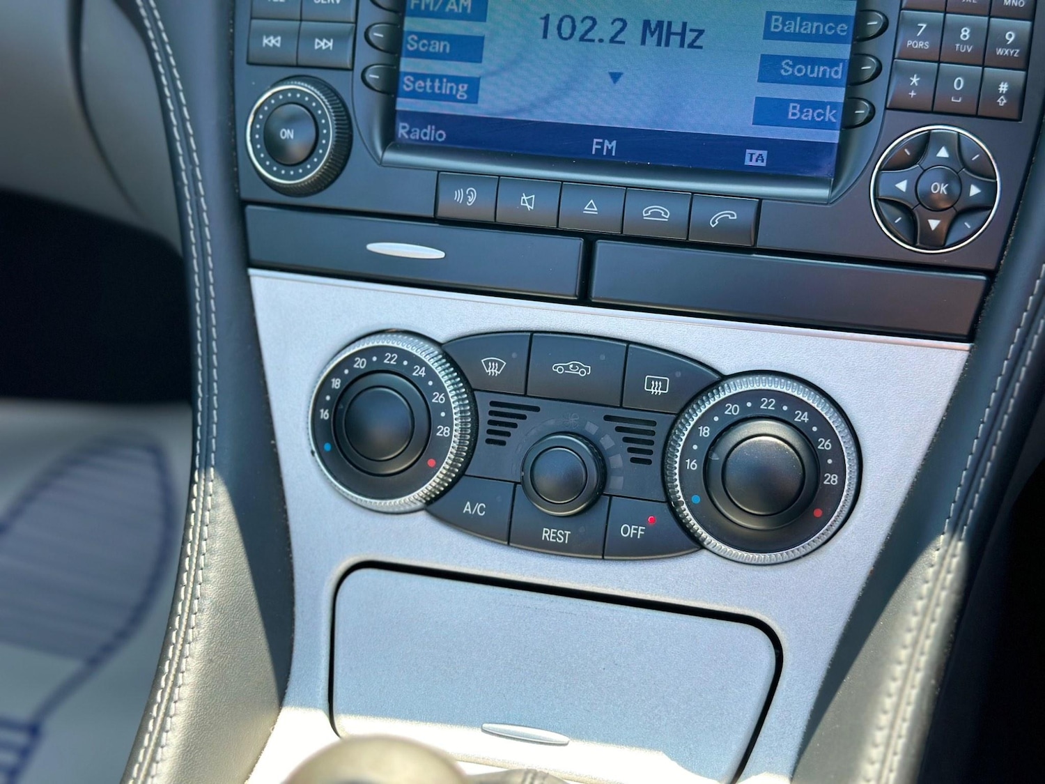 Used Mercedes-Benz SL 2005 for sale - 76239451: Photo 41