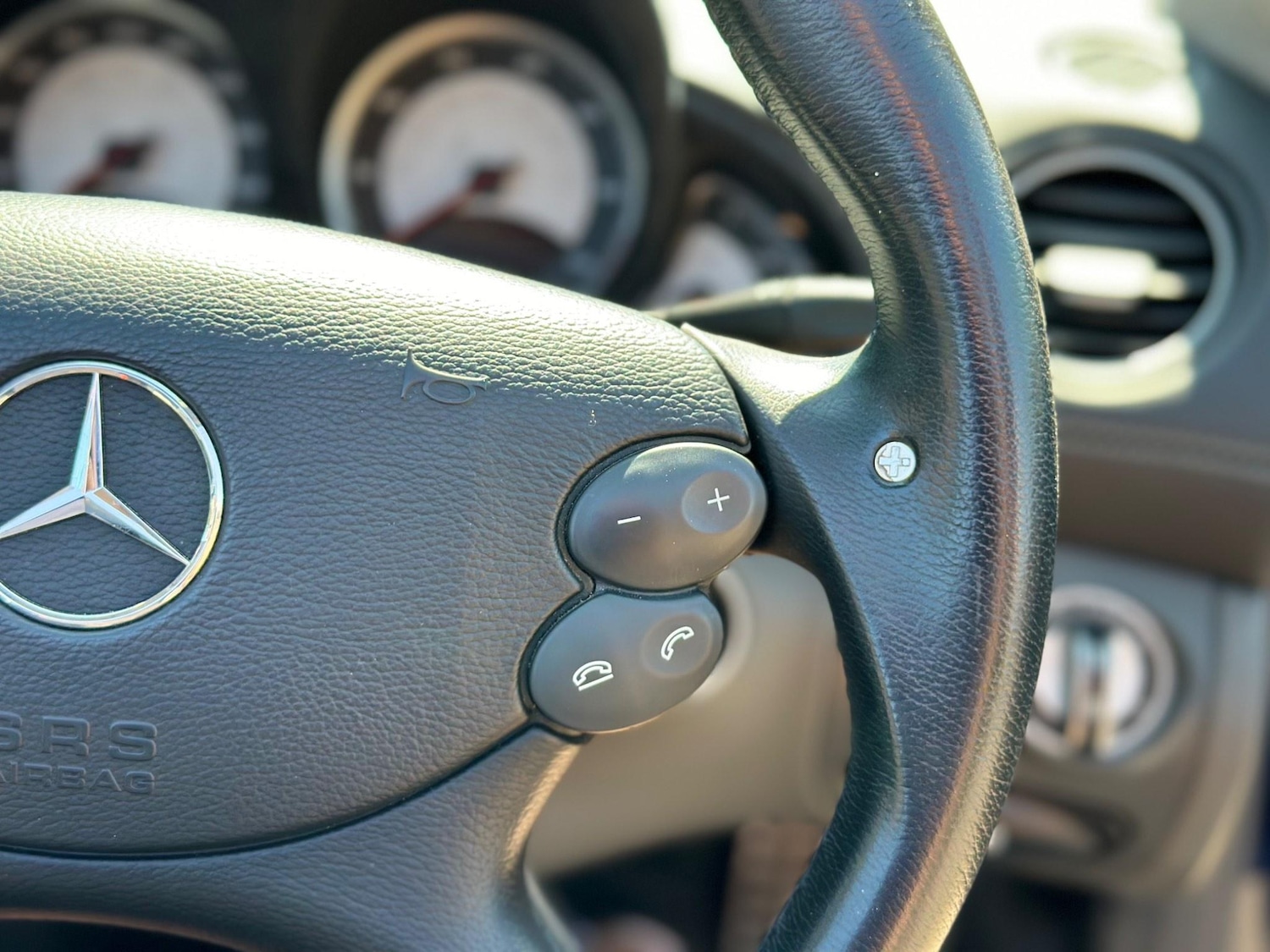 Used Mercedes-Benz SL 2005 for sale - 76239451: Photo 43