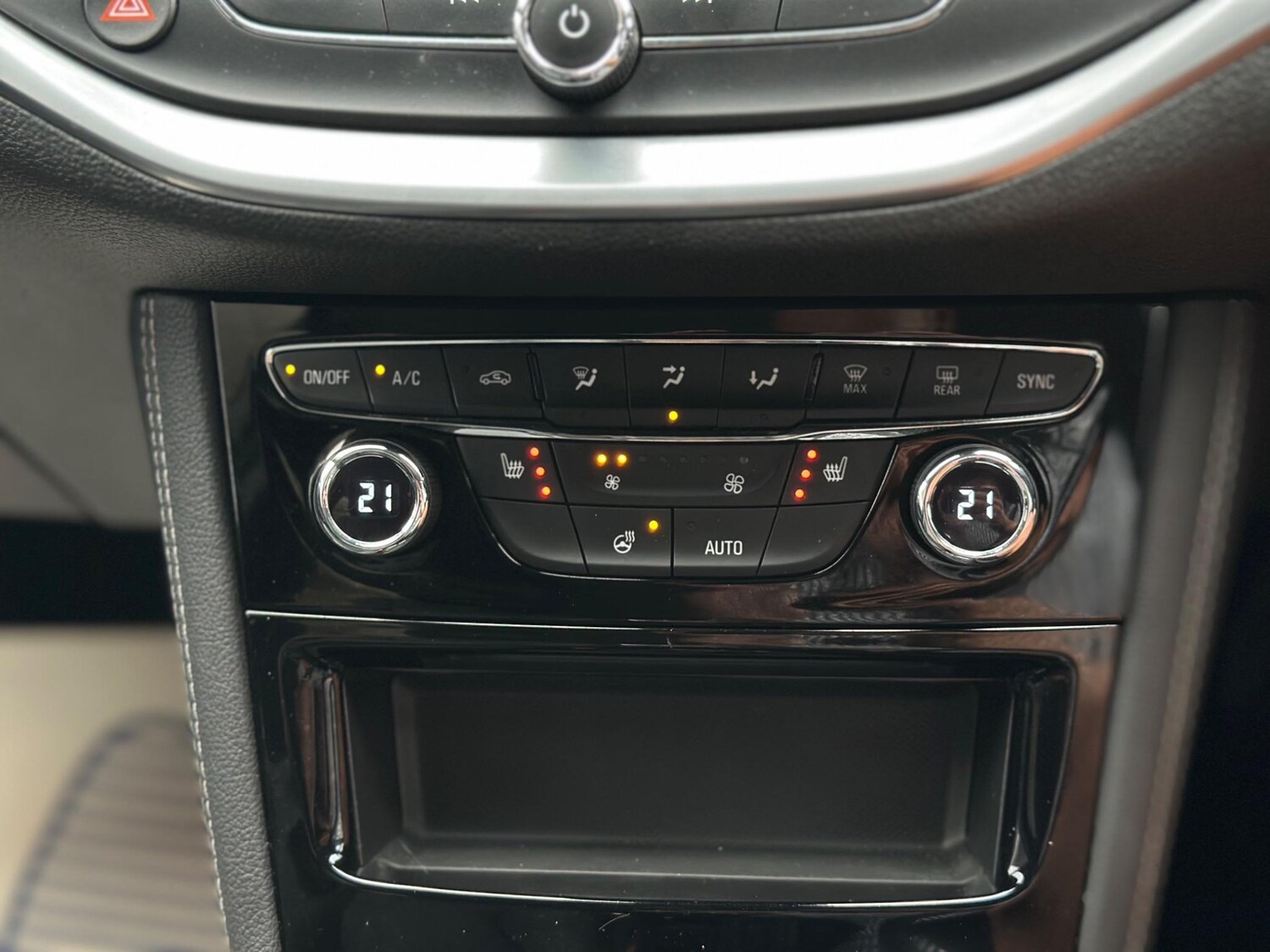 Used Vauxhall Astra 2020 for sale - 76239301: Photo 22