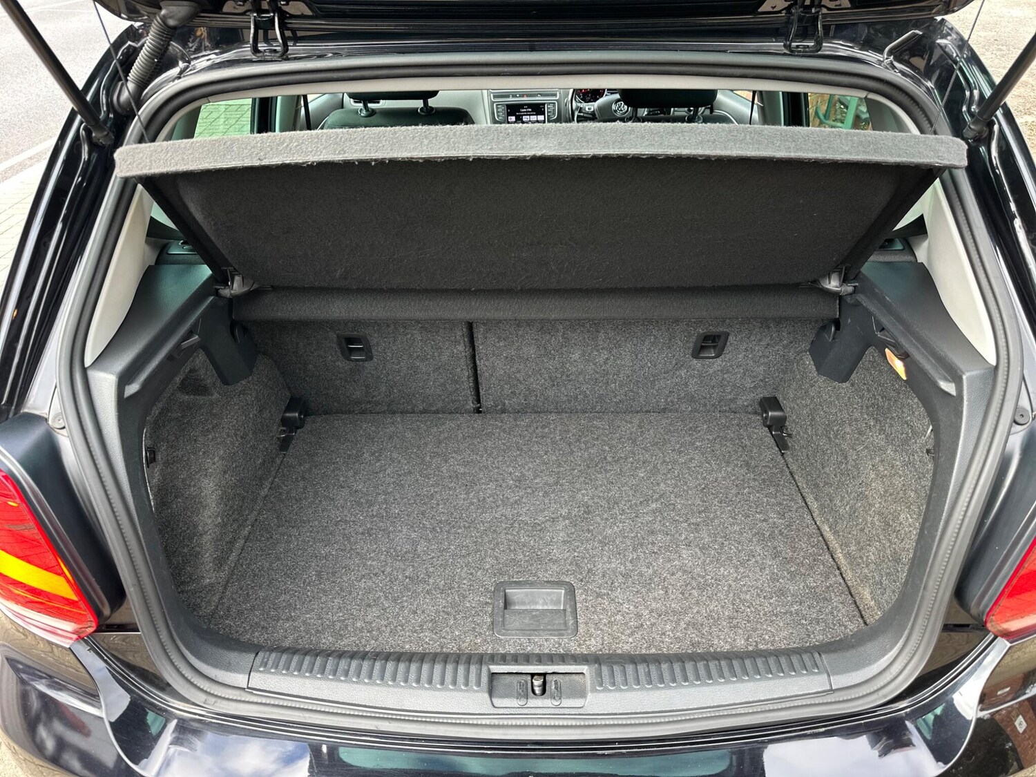 Used Volkswagen Polo 2017 for sale - 76001920: Photo 31