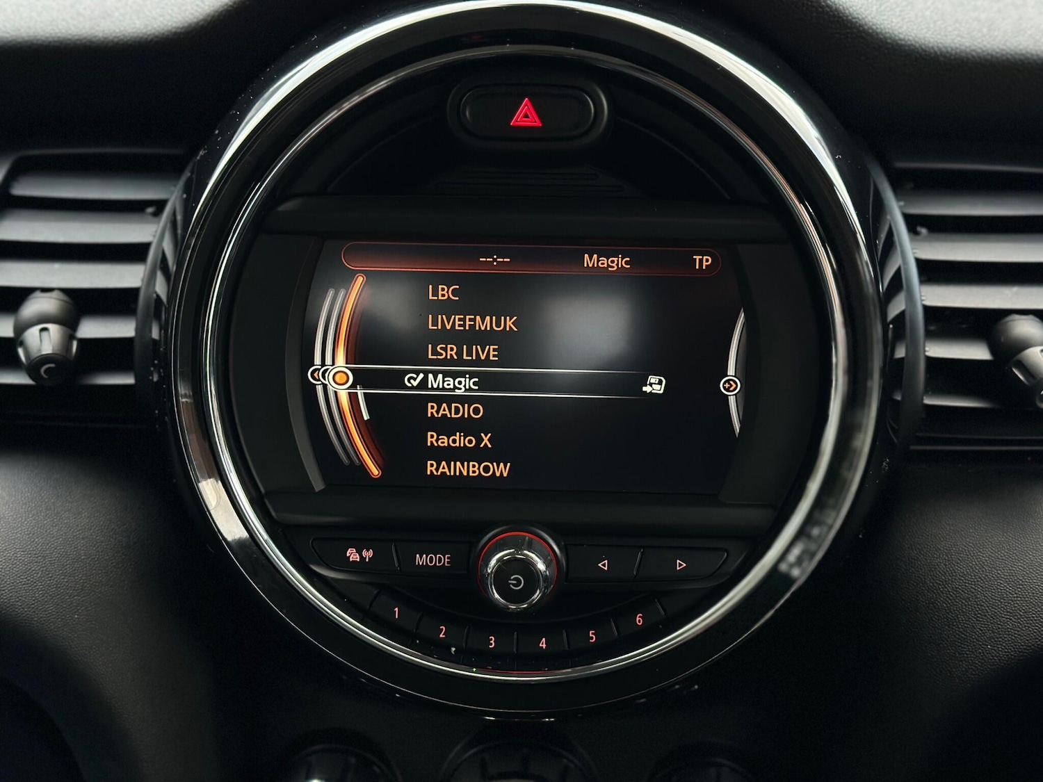 Used MINI Hatch 2015 for sale - 77067017: Photo 8