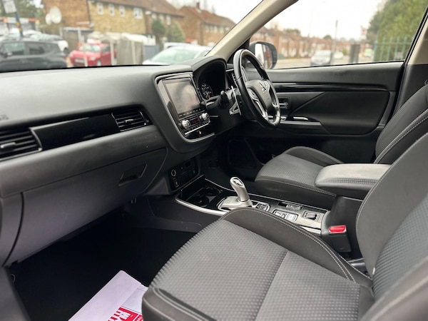 Used Mitsubishi Outlander 2020 for sale - 75102358: Photo 9