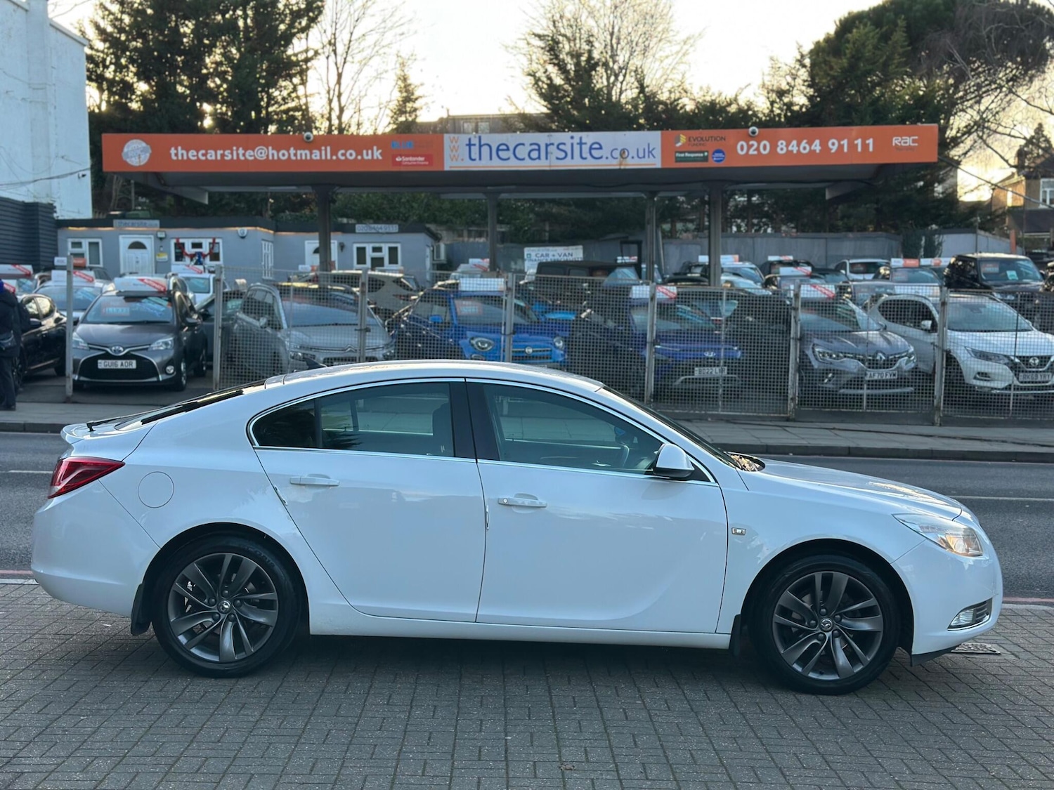 Used Vauxhall Insignia 2013 for sale - 77081840: Photo 2