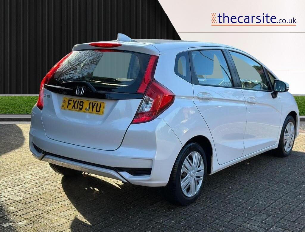 Used Honda Jazz 2019 for sale - 76781690: Photo 5