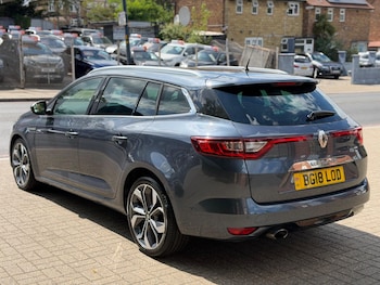 Used Renault Megane 2018 for sale - 79374430: Photo
