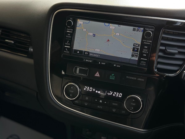 Used Mitsubishi Outlander 2017 for sale - 76060780: Photo 25