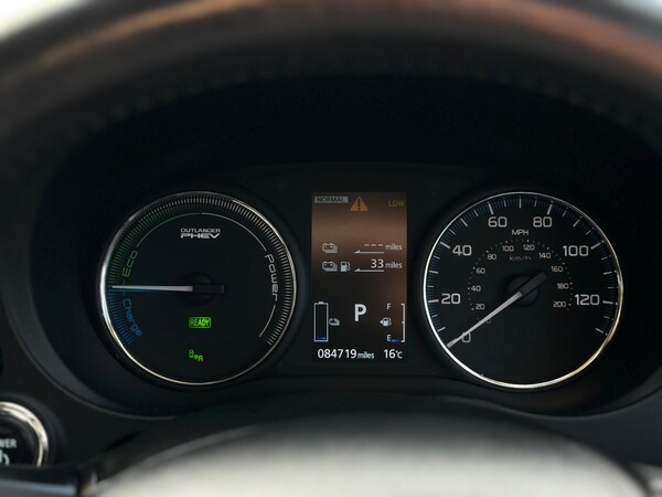 Used Mitsubishi Outlander 2017 for sale - 76060780: Photo 30