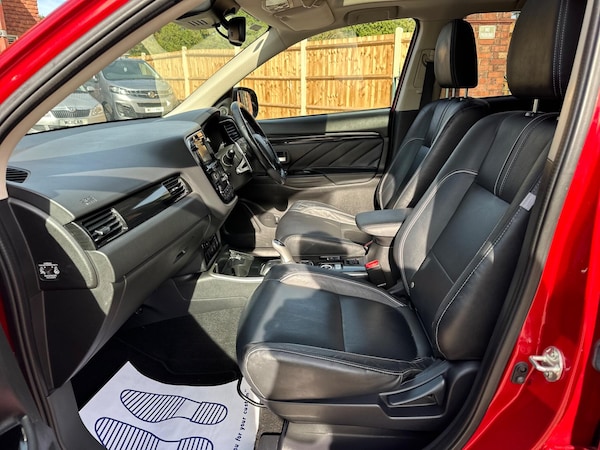 Used Mitsubishi Outlander 2017 for sale - 76060780: Photo 33