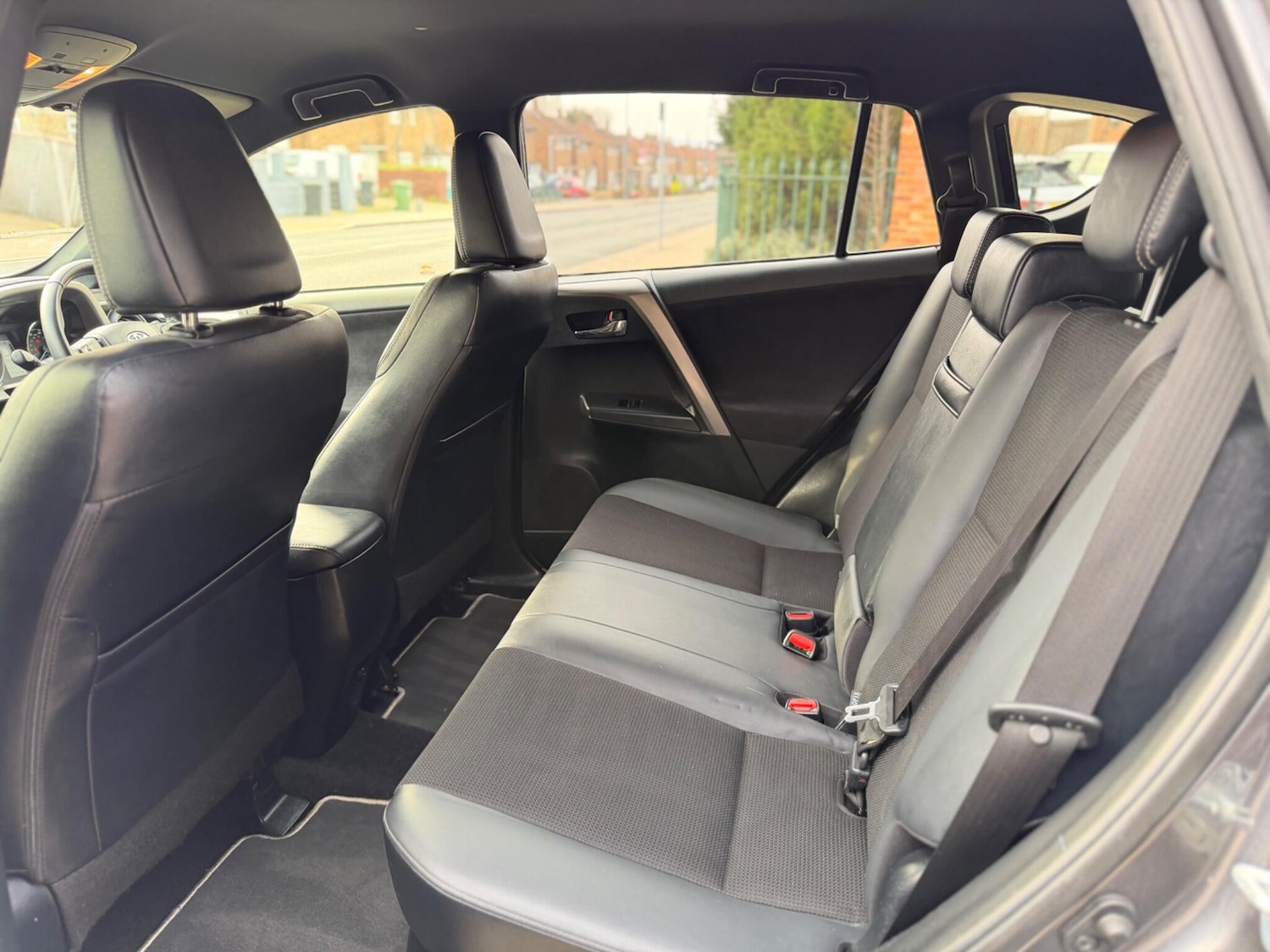 Used Toyota RAV4 2018 for sale - 77993482: Photo 15