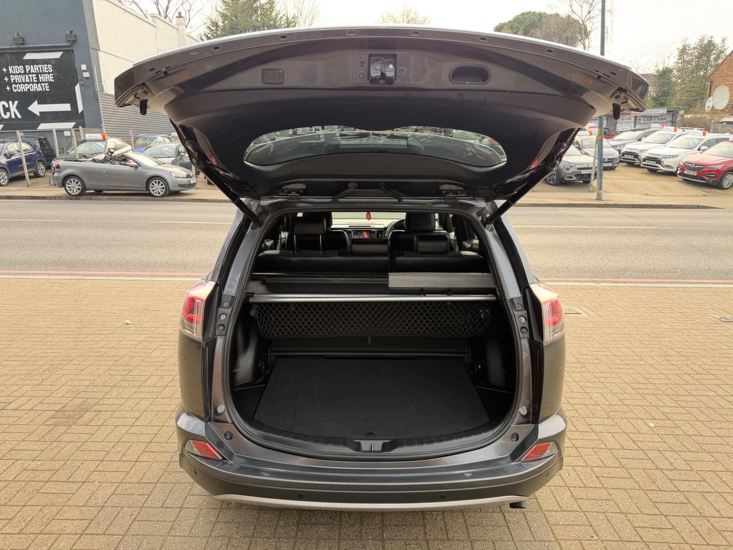 Used Toyota RAV4 2018 for sale - 77993482: Photo 33