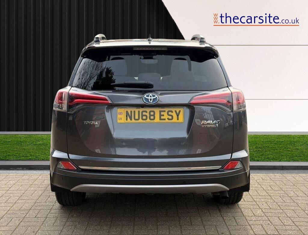 Used Toyota RAV4 2018 for sale - 77993482: Photo 5