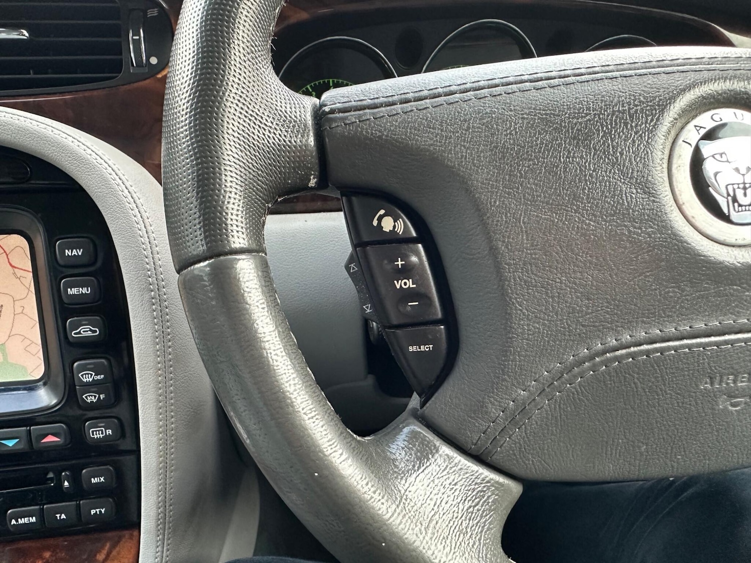 Used Jaguar XJ 2007 for sale - 77344285: Photo 12