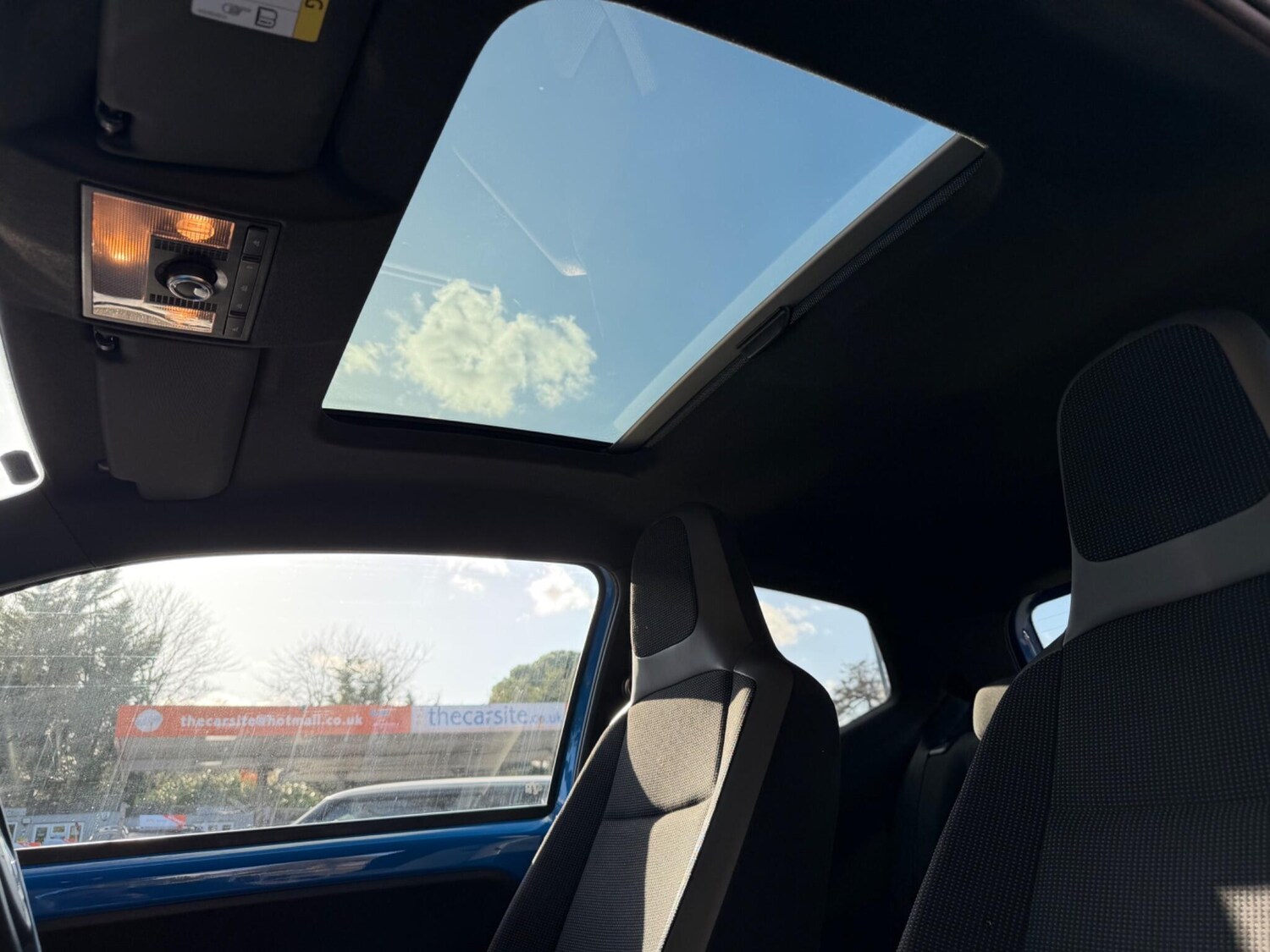 Used Volkswagen up! 2015 for sale - 77838576: Photo 26