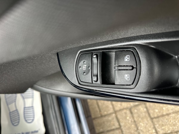 Used Vauxhall Corsa 2018 for sale - 76000999: Photo 15
