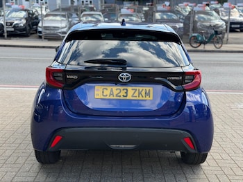 Used Toyota Yaris 2023 for sale - 79075499: Photo