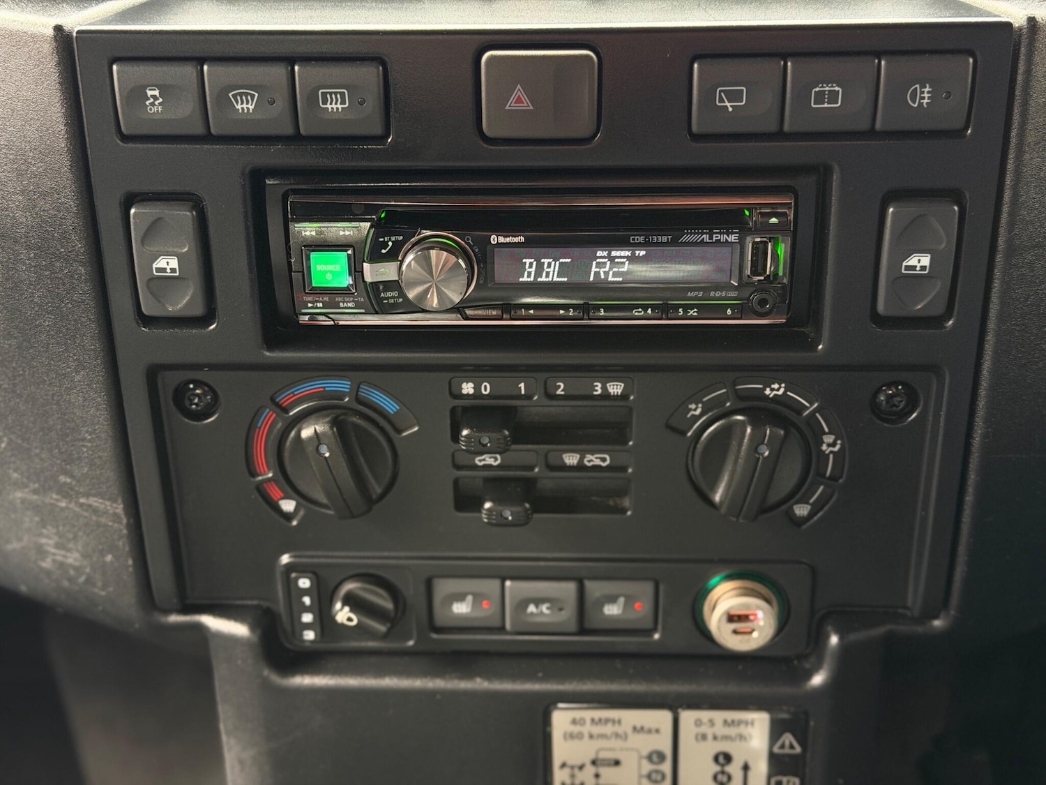 Used Land Rover Defender 2015 for sale - 78086930: Photo 11