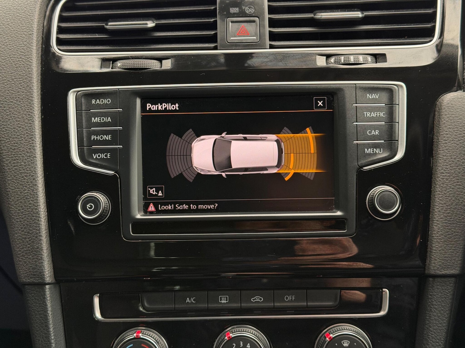 Used Volkswagen Golf 2015 for sale - 77783805: Photo 25