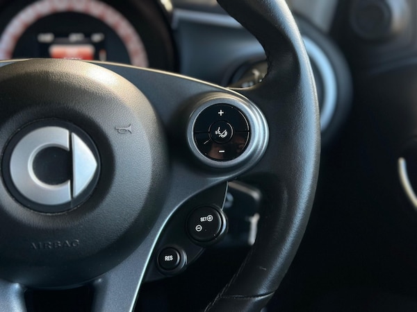 Used smart fortwo 2017 for sale - 76238855: Photo 32