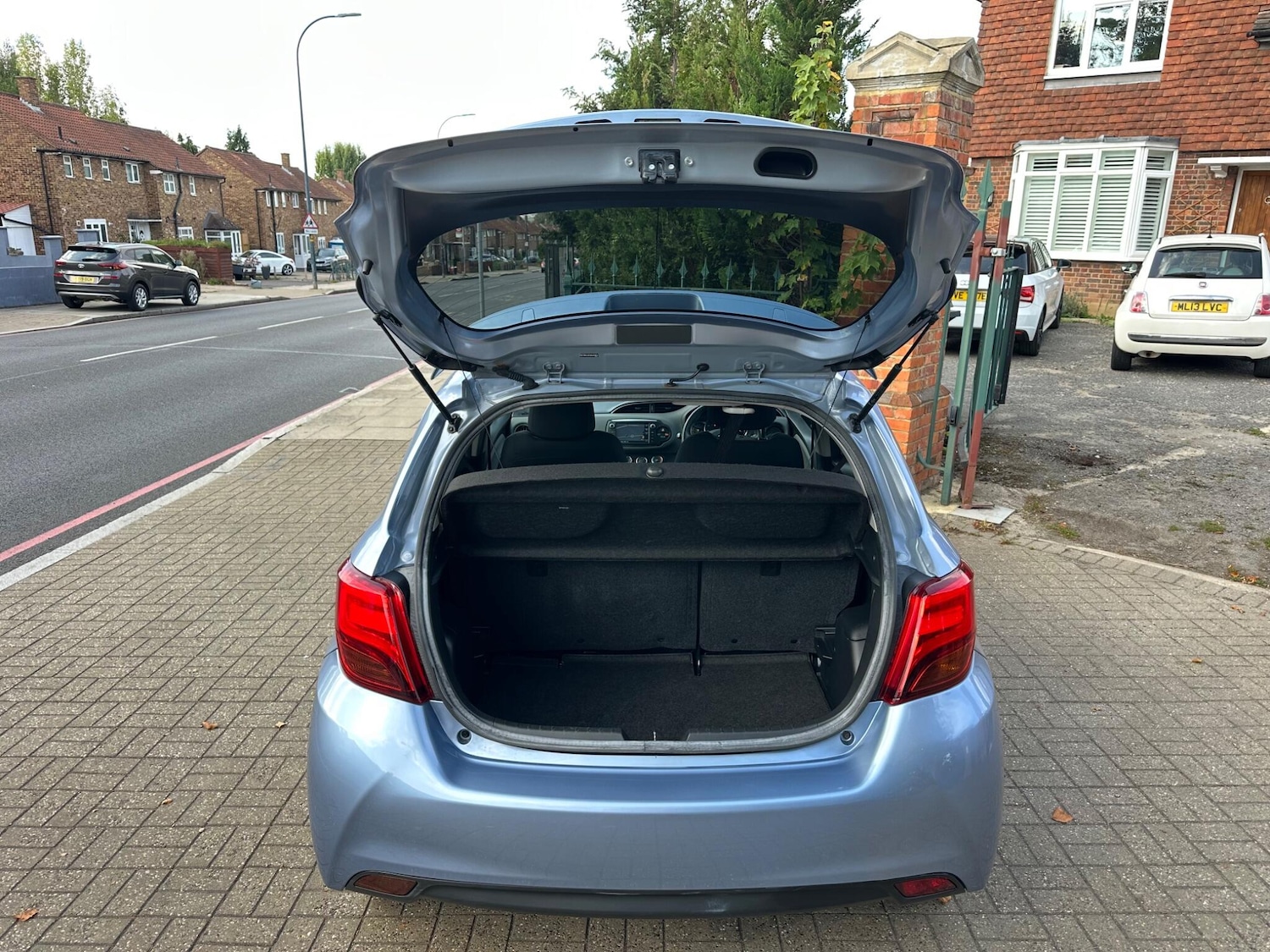 Used Toyota Yaris 2016 for sale - 76121393: Photo 32
