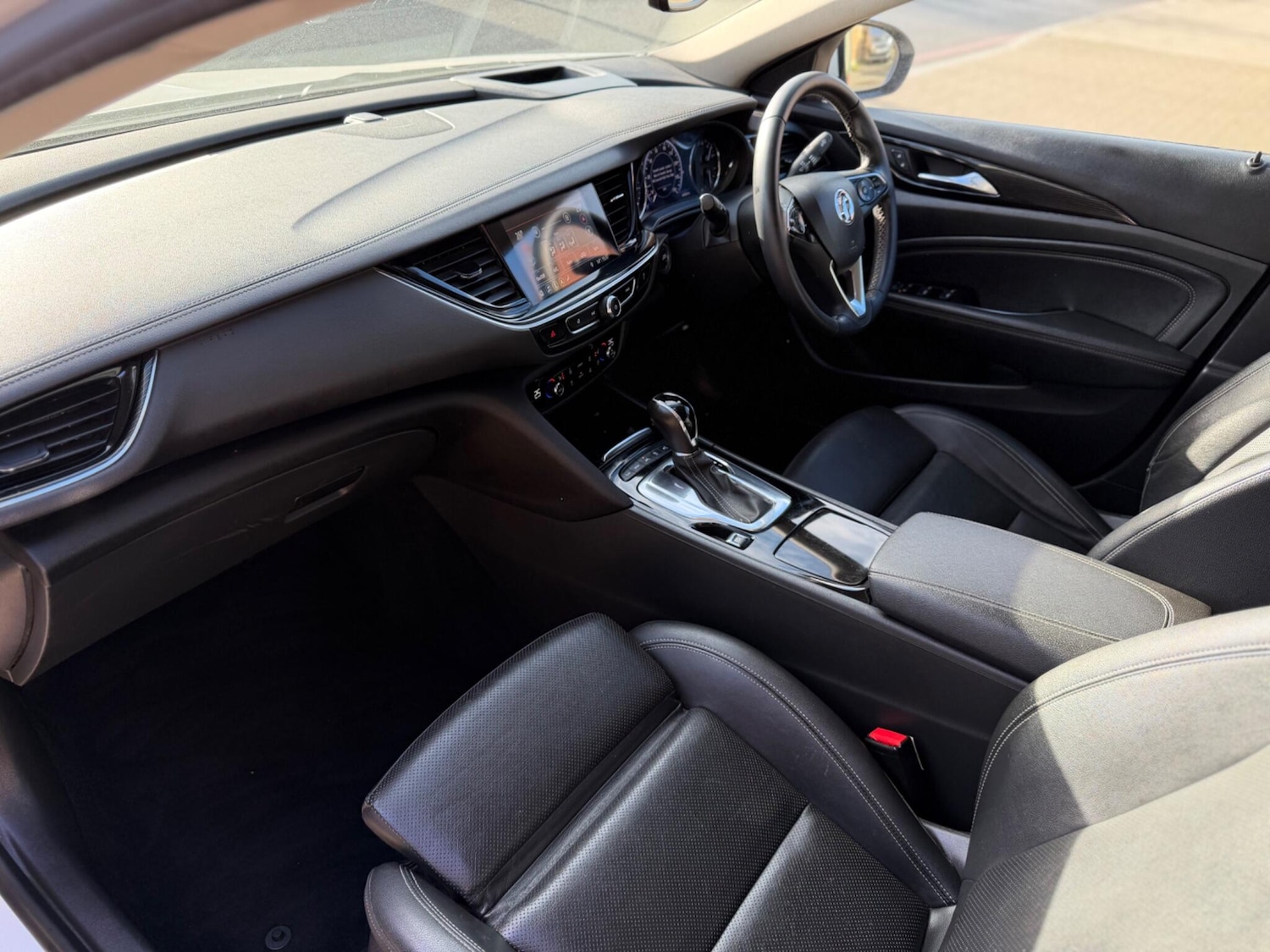 Used Vauxhall Insignia 2018 for sale - 77824102: Photo 38