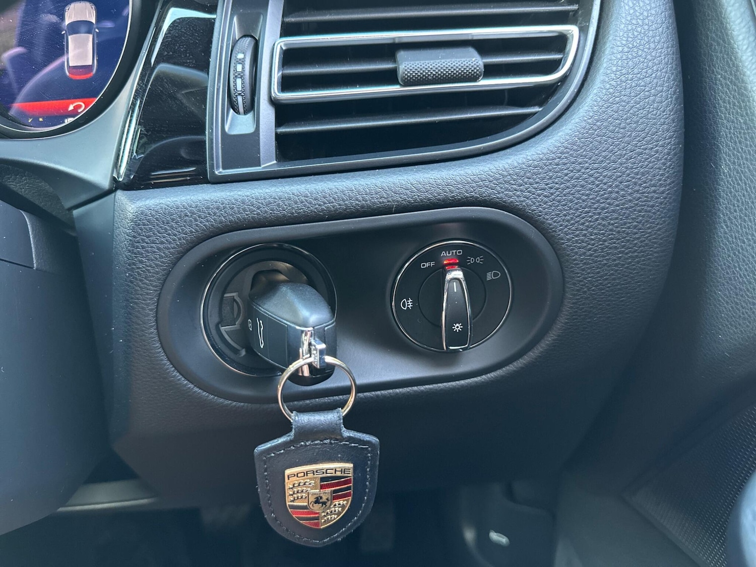 Used Porsche Macan 2019 for sale - 76989005: Photo 35