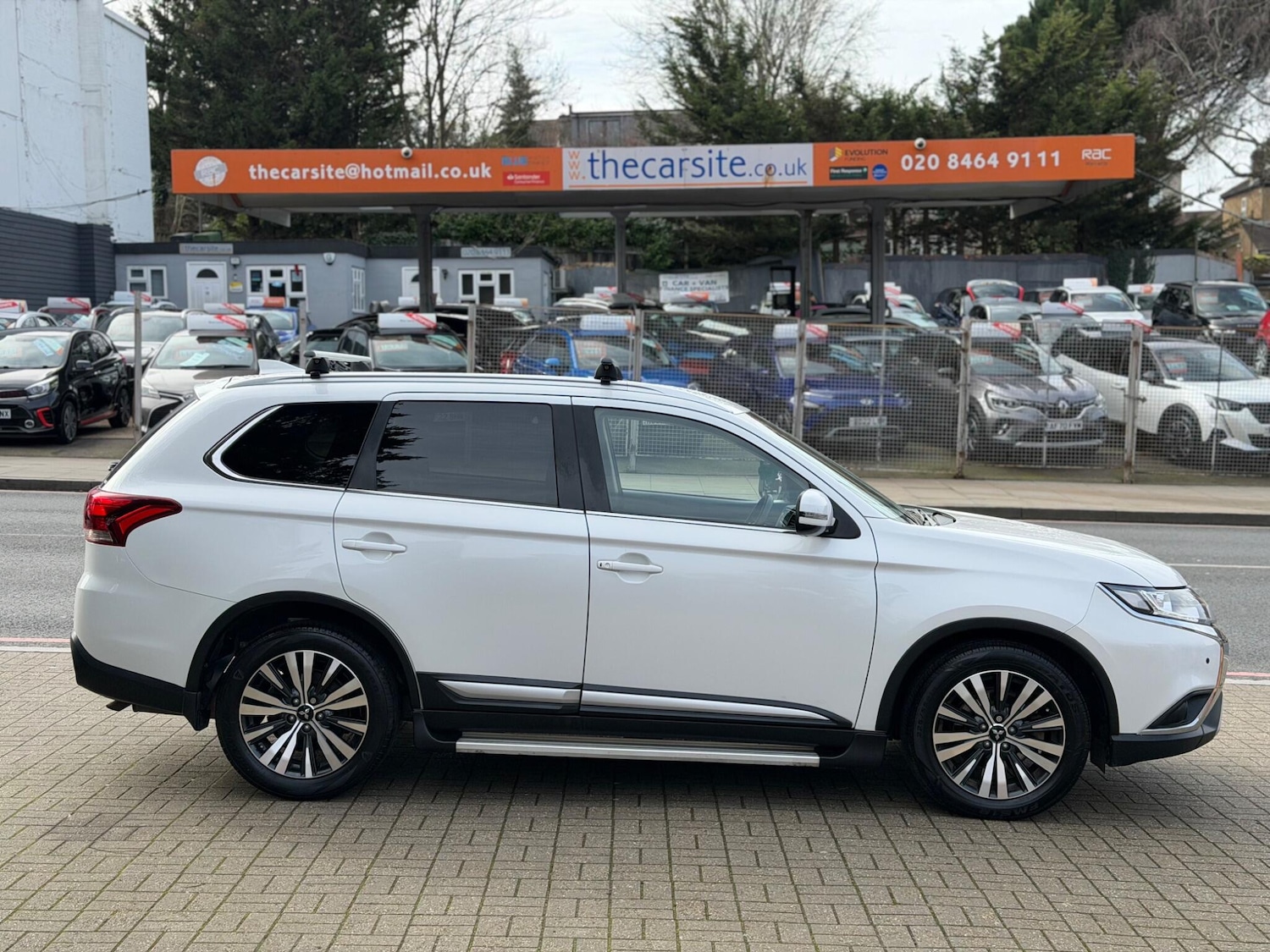 Used Mitsubishi Outlander 2018 for sale - 77646068: Photo 2