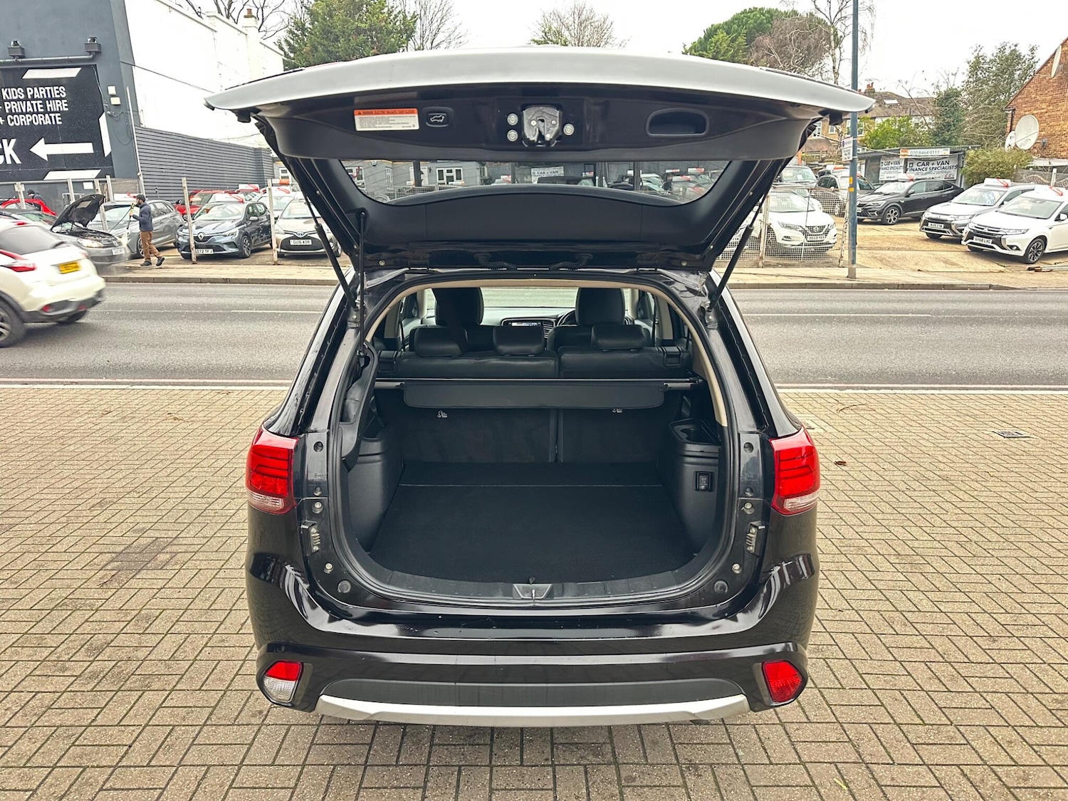 Used Mitsubishi Outlander 2017 for sale - 77040144: Photo 33