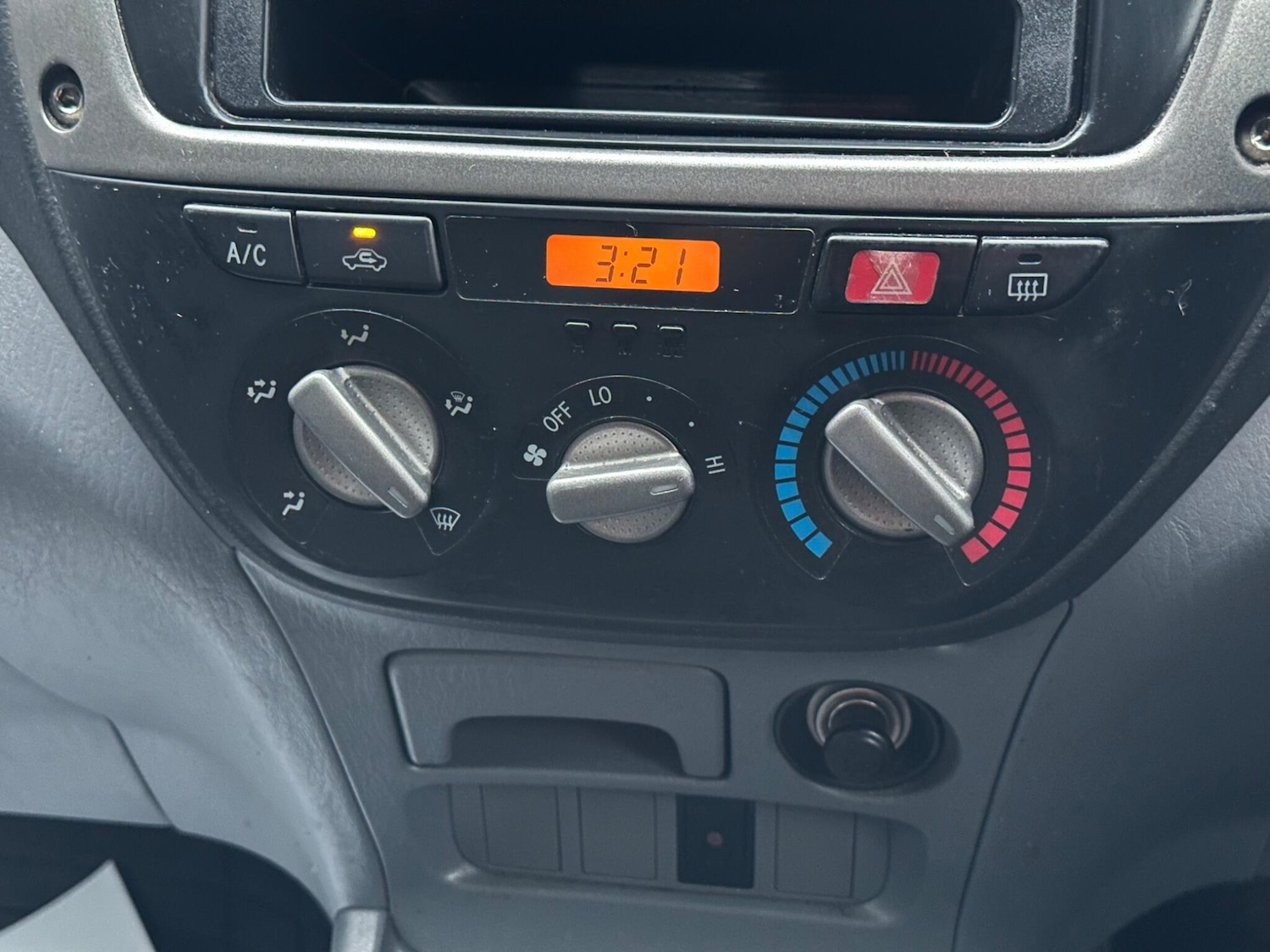 Used Toyota RAV4 2003 for sale - 76688937: Photo 21