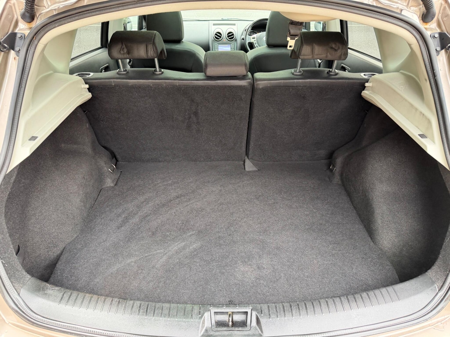 Used Nissan Qashqai 2012 for sale - 77892331: Photo 22