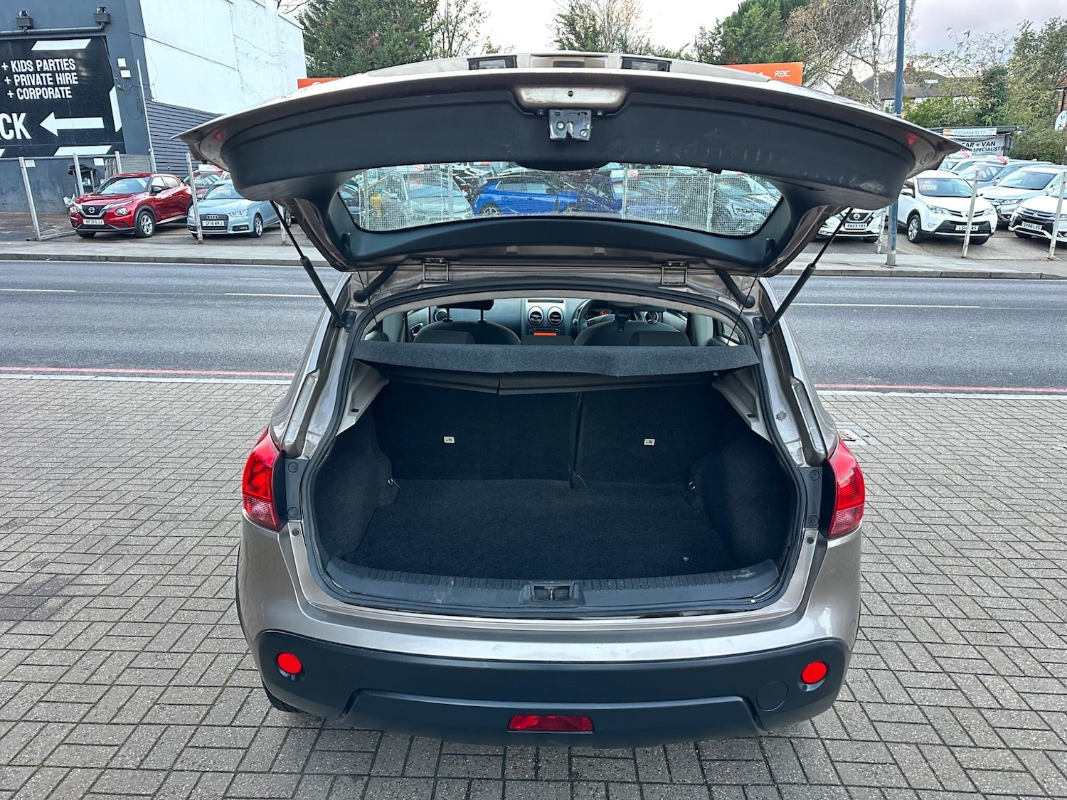 Used Nissan Qashqai 2009 for sale - 76701681: Photo 21