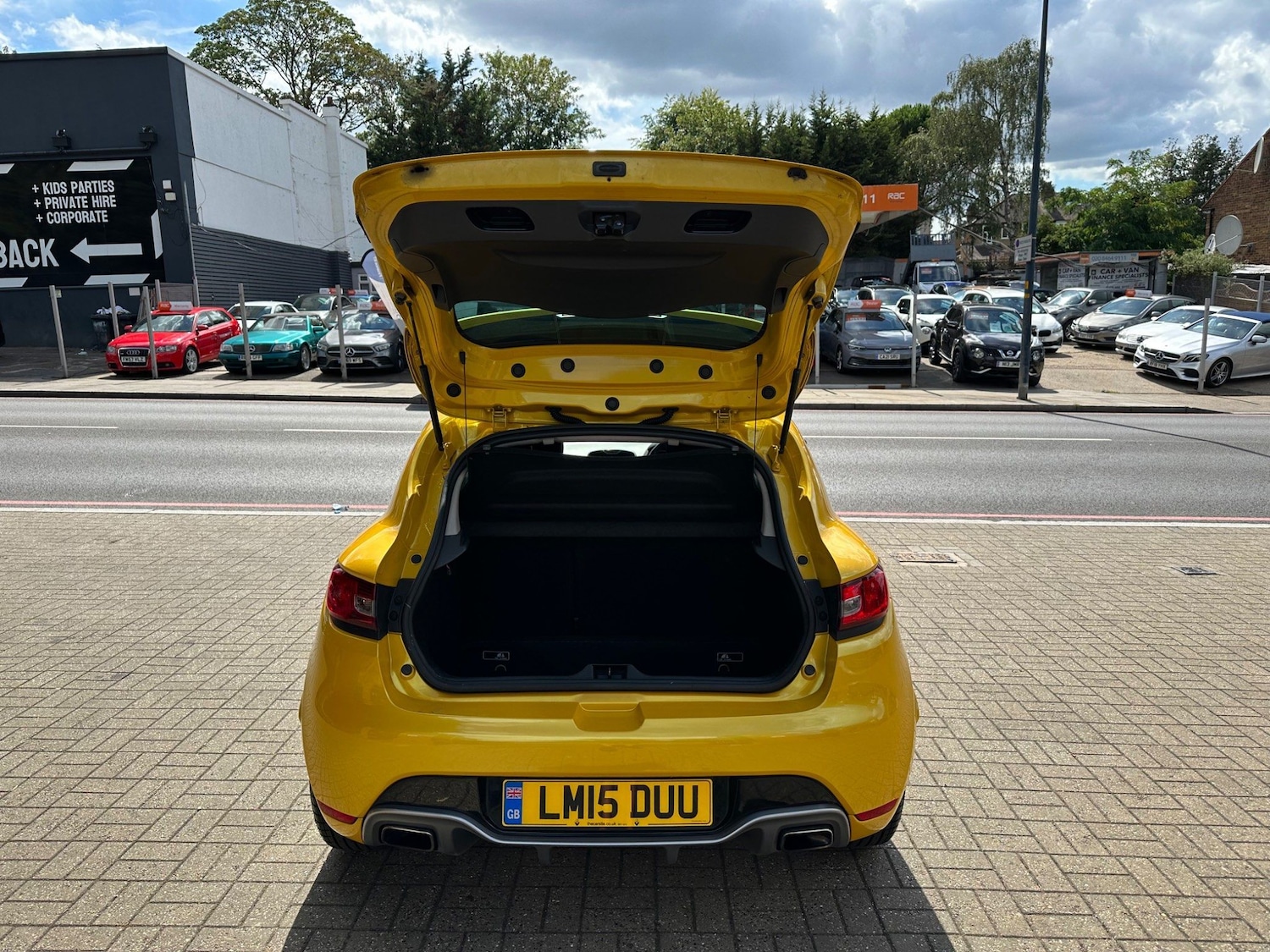 Used Renault Clio 2015 for sale - 76239126: Photo 10