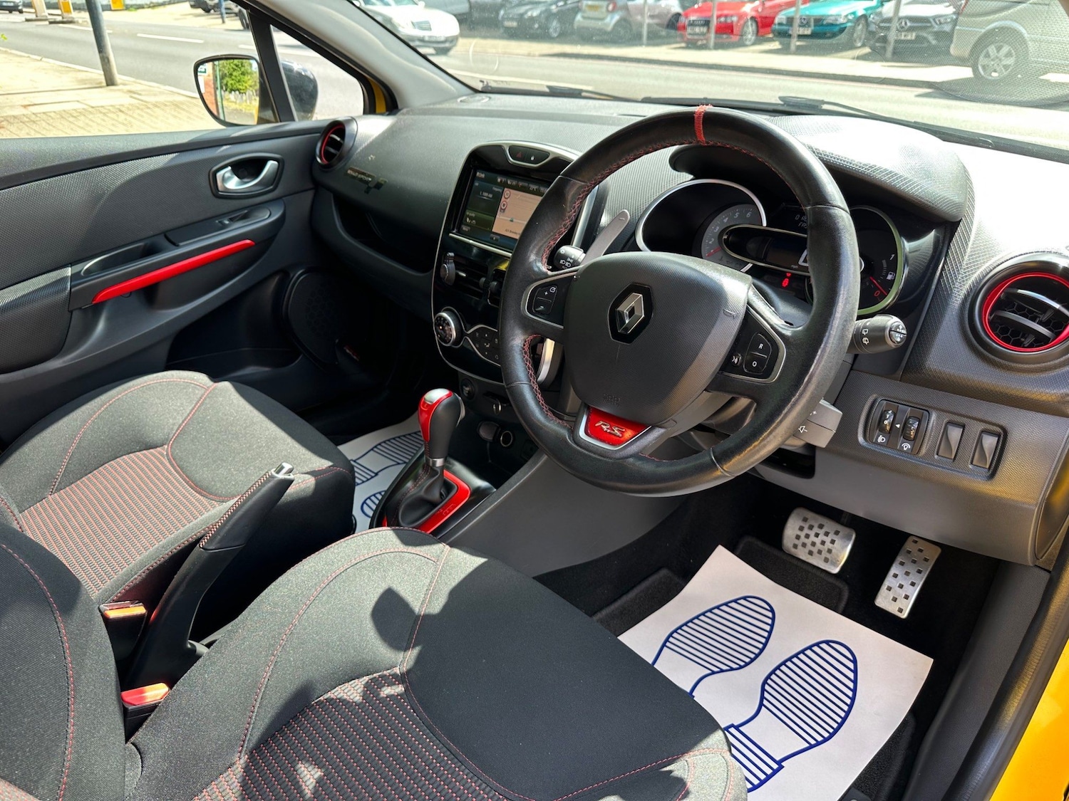 Used Renault Clio 2015 for sale - 76239126: Photo 14