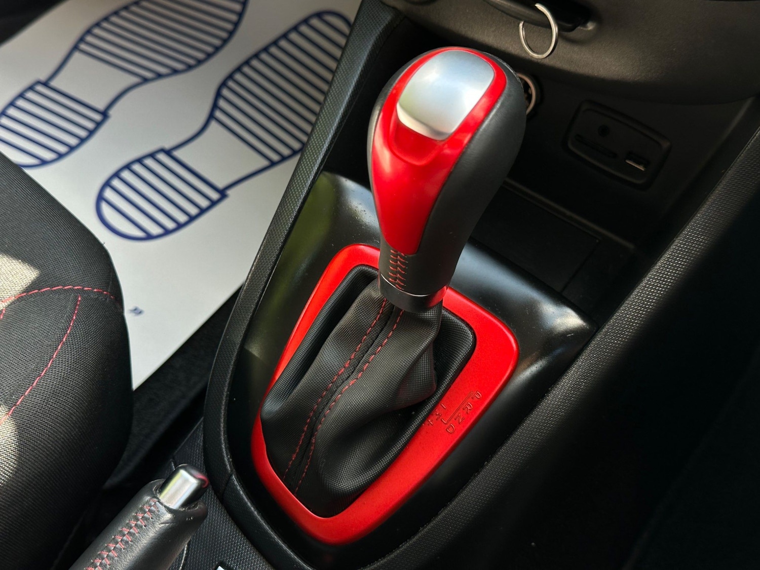 Used Renault Clio 2015 for sale - 76239126: Photo 30