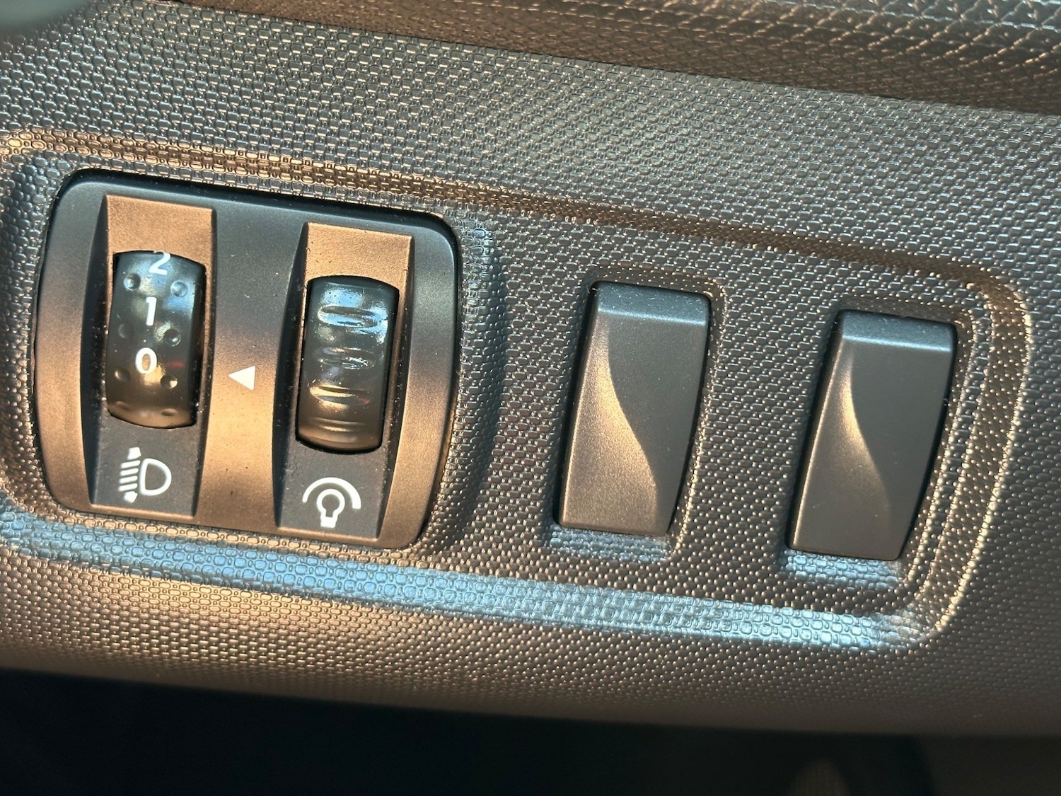 Used Renault Clio 2015 for sale - 76239126: Photo 32