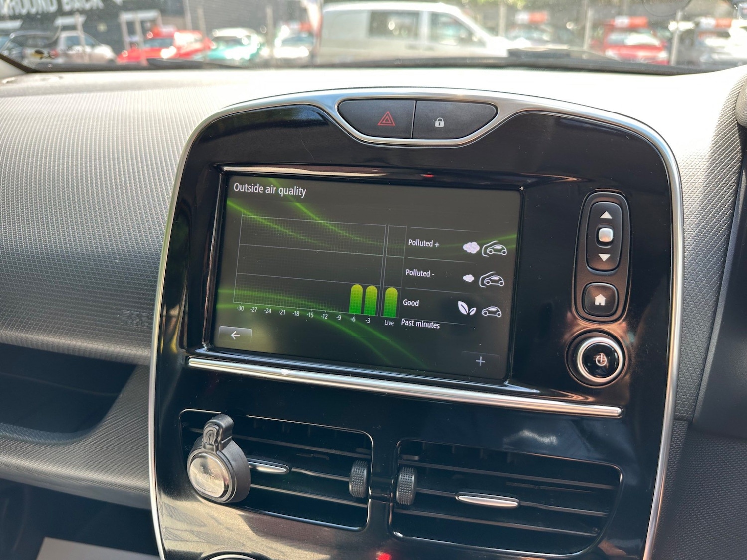 Used Renault Clio 2015 for sale - 76239126: Photo 33