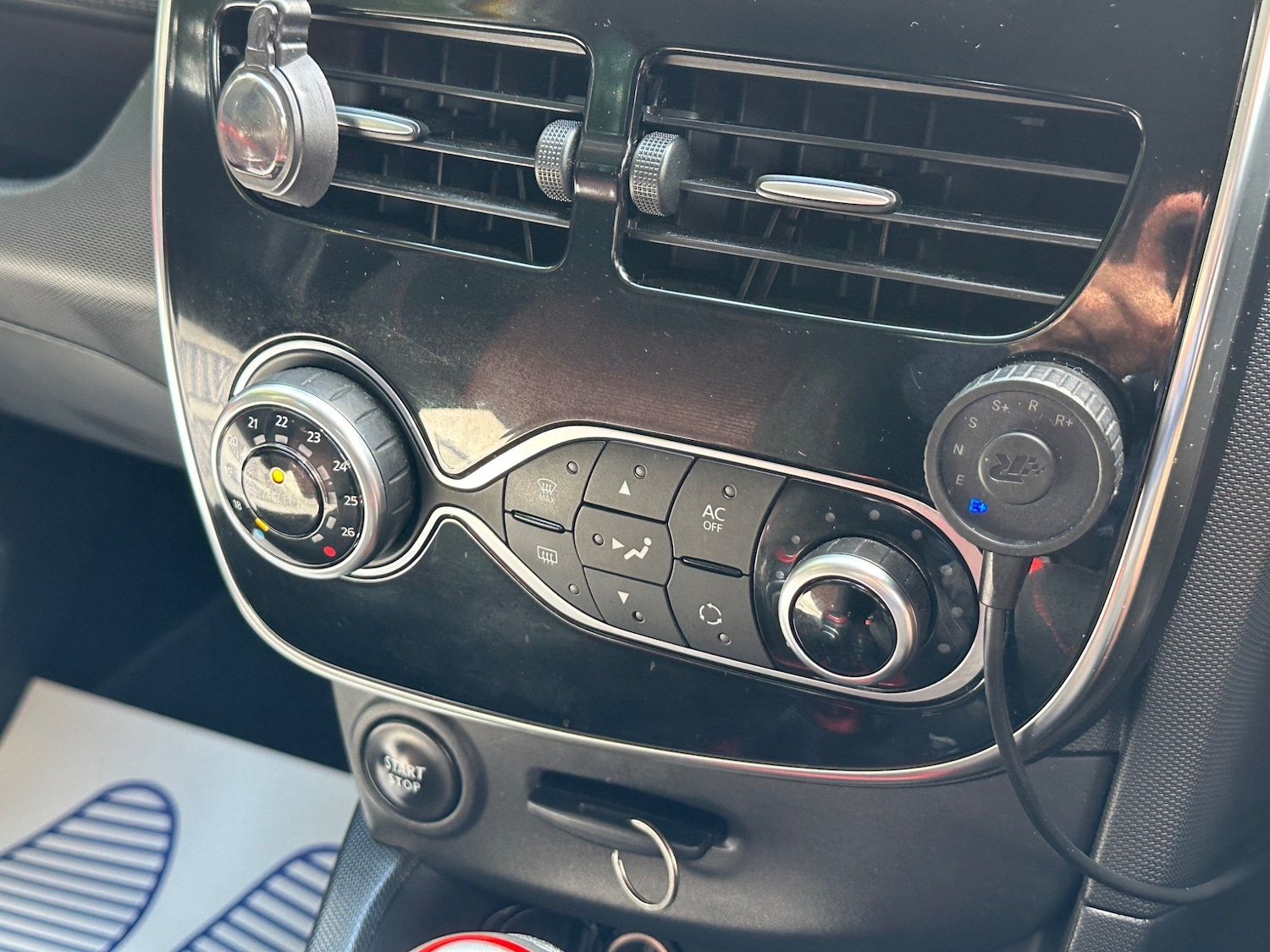 Used Renault Clio 2015 for sale - 76239126: Photo 37