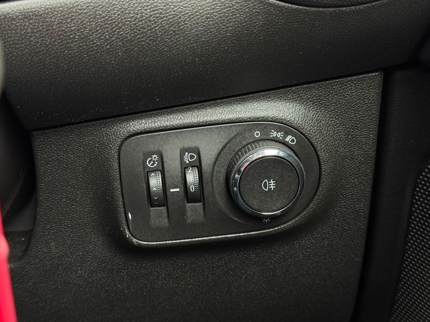 Used Vauxhall ADAM 2015 for sale - 77892310: Photo 15