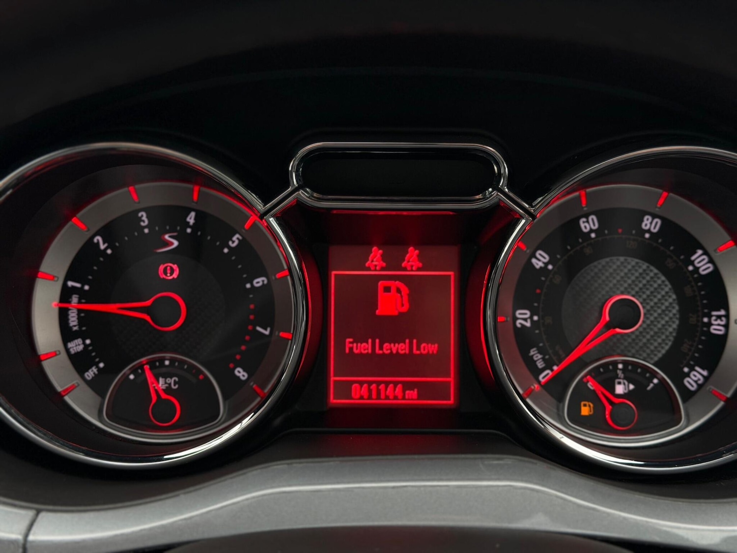 Used Vauxhall ADAM 2015 for sale - 77892310: Photo 17